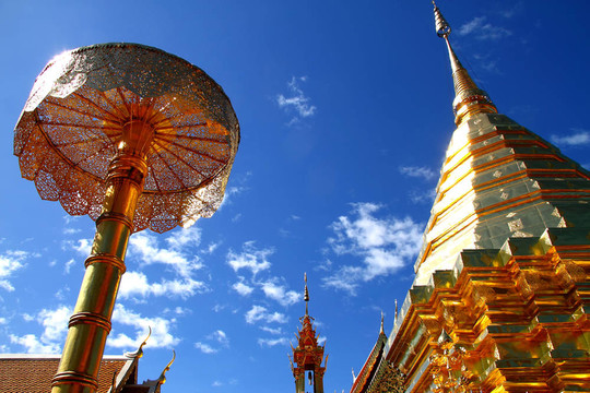在Doi Suthep小的云