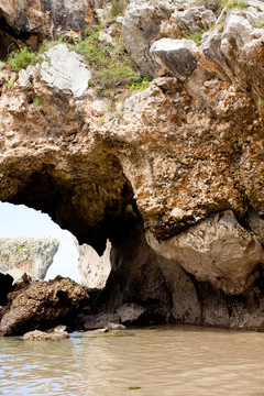 Cuevas del損壞