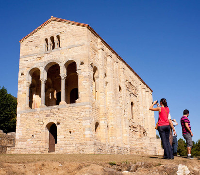 Santa Maria del納蘭科；奧維耶多