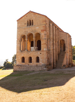 Santa Maria del納蘭科；奧維耶多