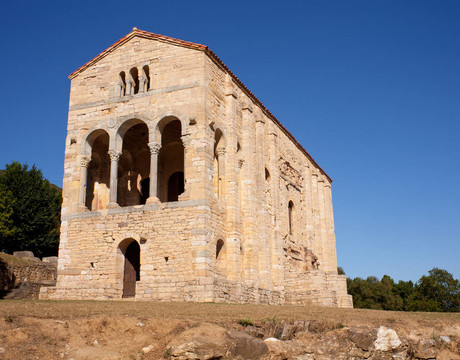 Santa Maria del納蘭科；奧維耶多