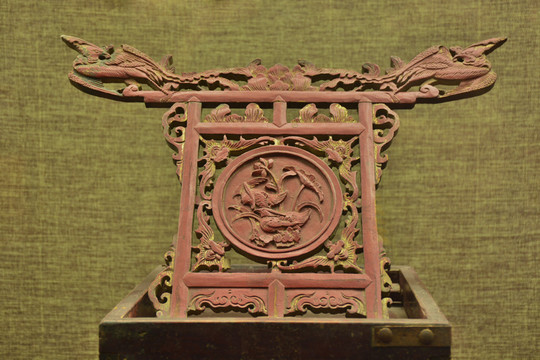 古代梳妝鏡木雕花紋