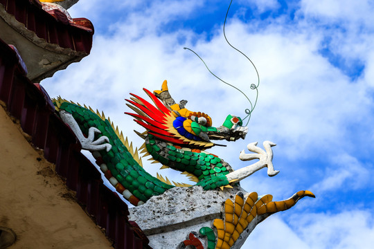 亭子雕龍