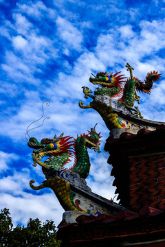 亭子雕龍