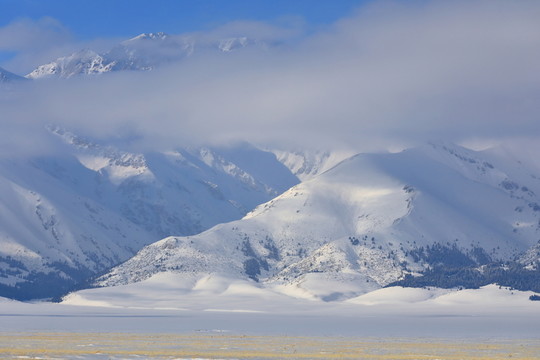 新疆雪山