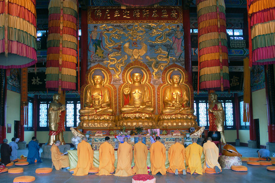 羅漢寺早課