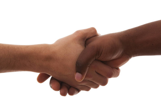 multirracial握手