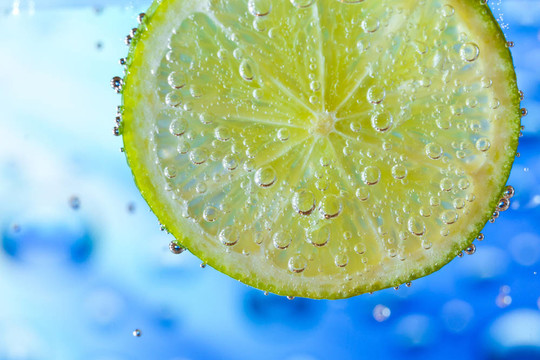 水中石灰