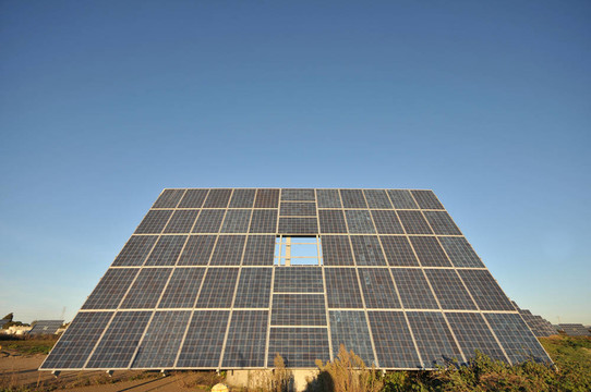太陽能電池板獲得能量從陽光。