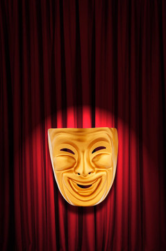 帶面具的戲劇表演概念