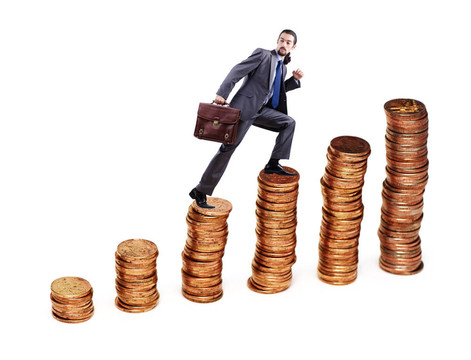 商人爬金幣堆