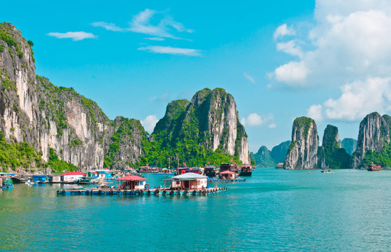 下龍灣浮村