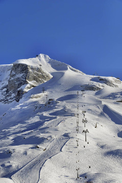 小船和滑雪場(chǎng)的Hintertux Glacier