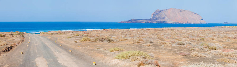 路上的風(fēng)景島上的蘭薩羅特島