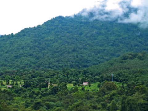 山峰村