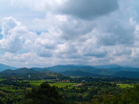 山峰村