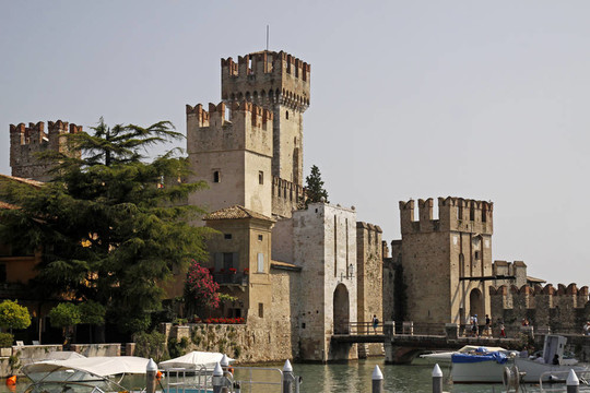 西爾米奧奈；Scaliger castle；意大利