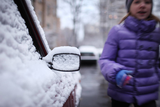 汽車在雪中