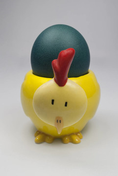 小雞蛋里的藍(lán)色復(fù)活節(jié)彩蛋