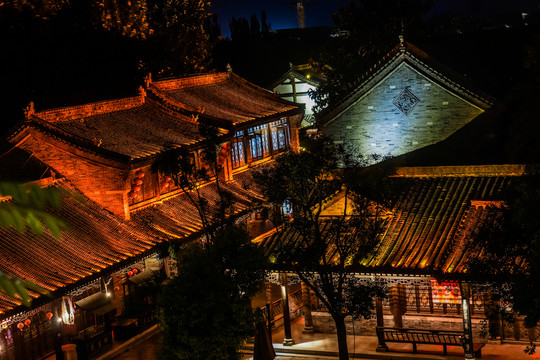 夜幕下的臺(tái)兒莊古城