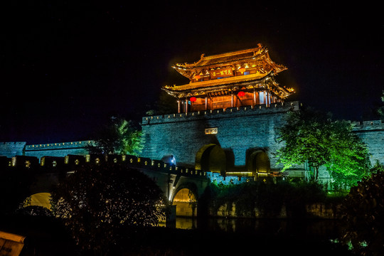 臺兒莊古城夜景