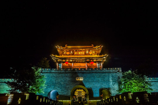 臺(tái)兒莊古城城樓夜景