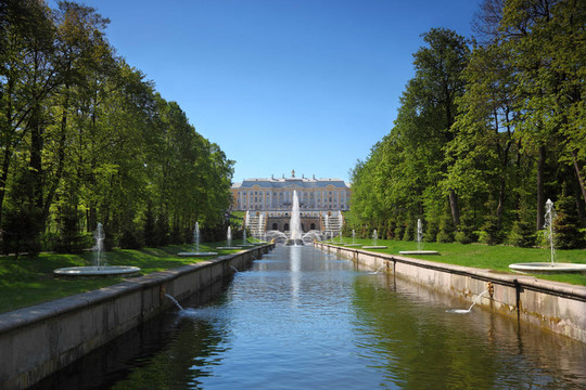 大瀑布噴泉夏宮宮廷花園；St. Petersbur