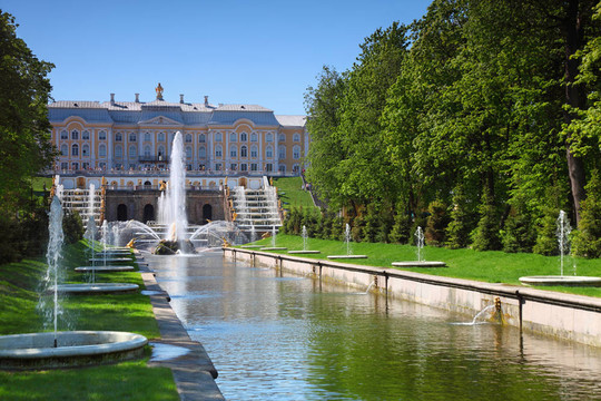 大瀑布噴泉夏宮宮廷花園；St. Petersbur