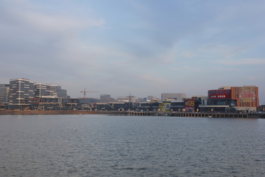 冬日里城市清晨風(fēng)貌