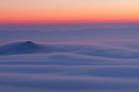 霧蒙蒙的早晨