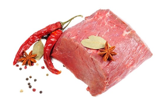 生肉和香料