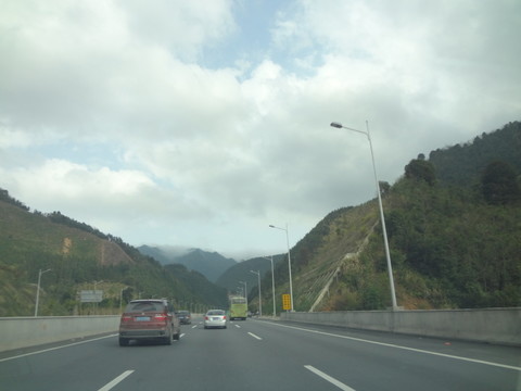 道路