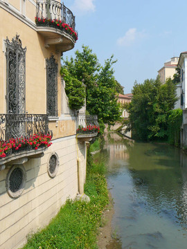 Padua；意大利