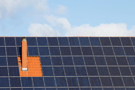 煙囪周圍太陽能電池