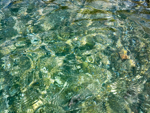 海底的鵝卵石