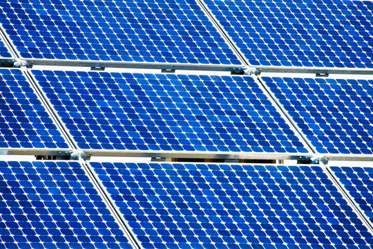 替代太陽能。太陽能發(fā)電廠