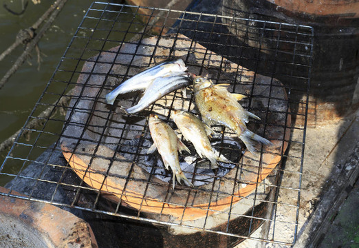 烤魚(yú)