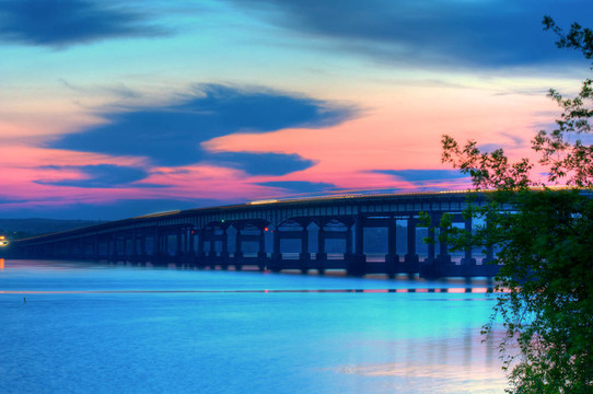 阿肯色河大橋