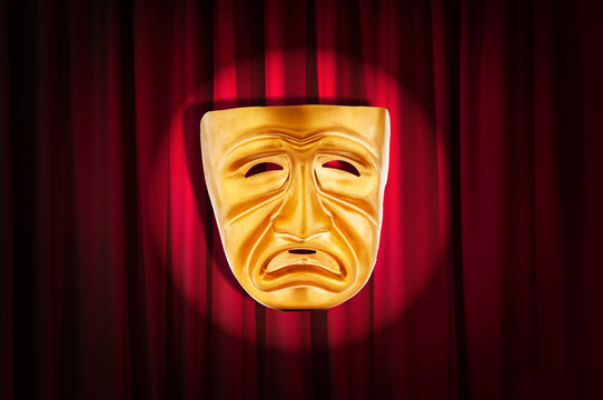 帶面具的戲劇表演概念