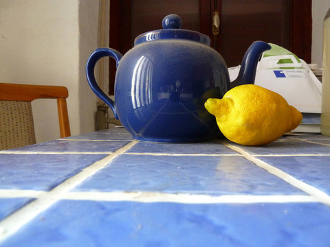 灰藍色茶壺