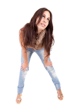 年輕漂亮的女人擺姿勢