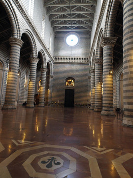 內(nèi)部的大教堂（大教堂）。Orvieto；翁布里亞大區(qū)