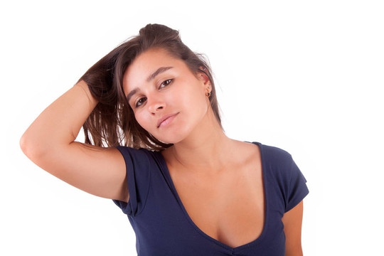 年輕漂亮的女人擺姿勢