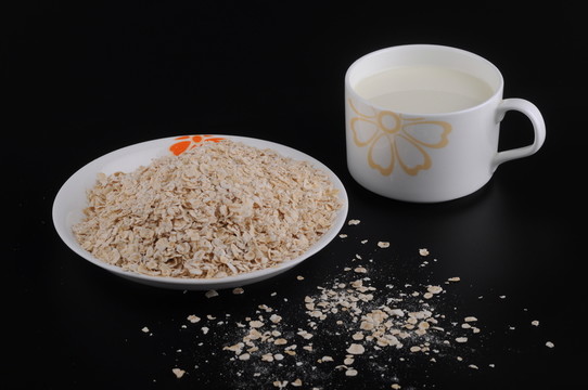麥片 牛奶 雞蛋