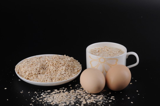 麥片 牛奶 雞蛋