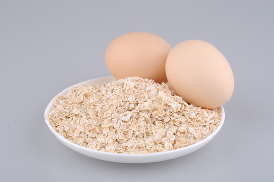 麥片 牛奶 雞蛋