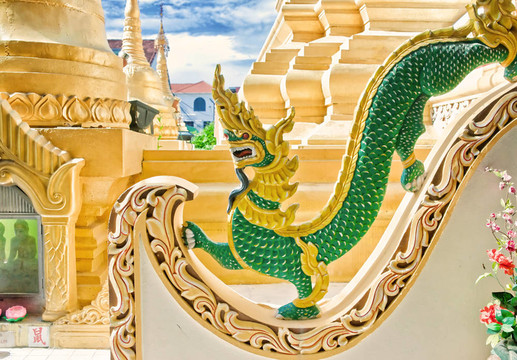 龍尊在佛教寺廟