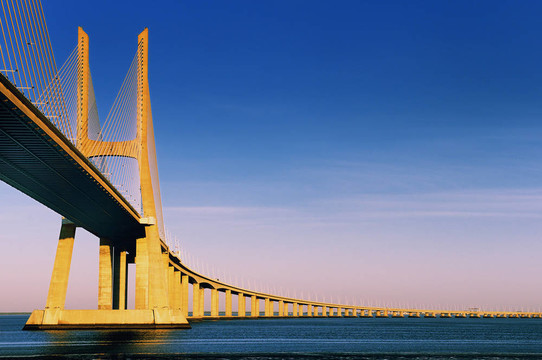 達(dá)伽馬大橋；Lisbon；葡萄牙