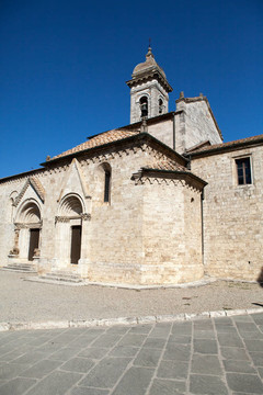 科勒加達(dá)di San Quirico d教堂La雙飛；托斯卡納