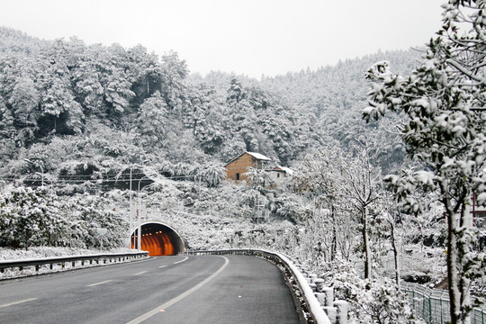 高速公路雪景 重慶
